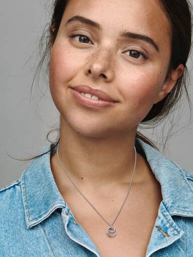 Náhrdelník s krúžkovým príveskom Navždy rodina
