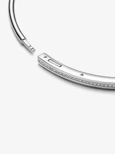 Pavé pevný náramok Pandora Signature I-D