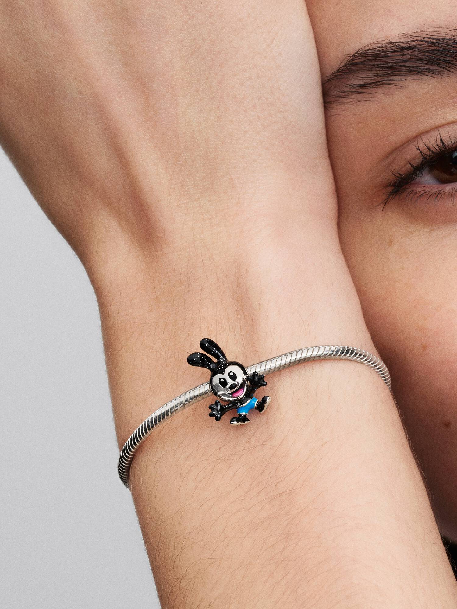 Prívesok Šťastný zajačik Oswald od Disneyho