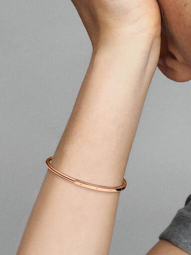 Pandora Signature I-D otvorený, pevný náramok