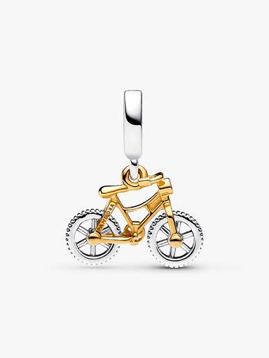 Visiaci prívesok v dvoch odtieňoch s bicyklom s otáčajúcimi sa kolesami